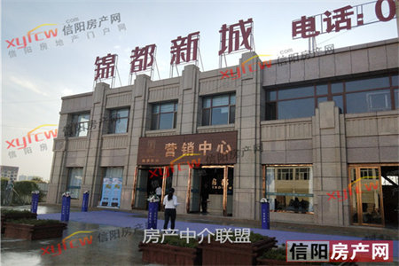 三实小附近天泽苑3室2厅2卫65万120m2简单装修出售